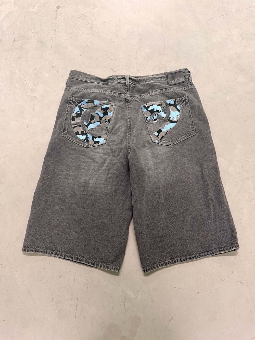 Ecko Unltd. Baggy Fit Denim Shorts Size 38 Camo Logo Pockets